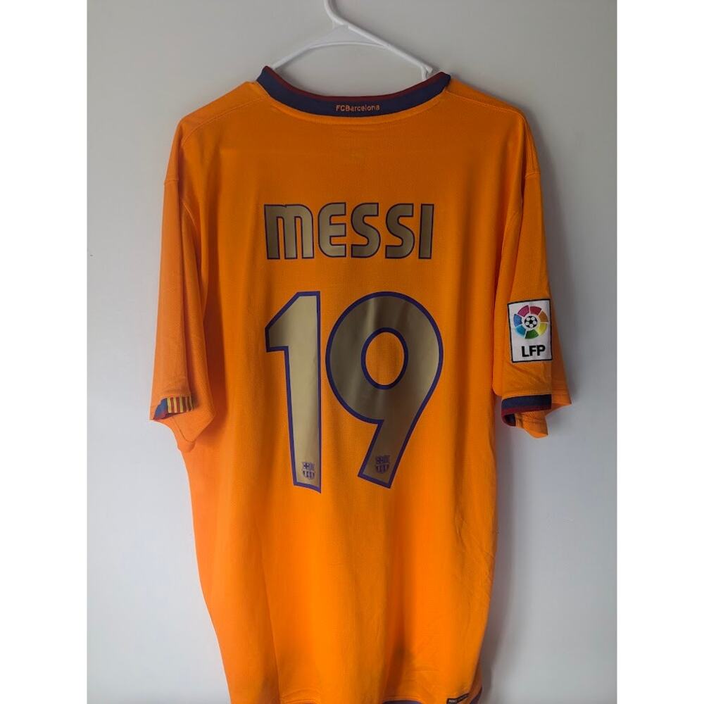 FC Barcelona 2006–07 Away Messi Jersey – Men’s XL | Vintage Nike Football Shirt